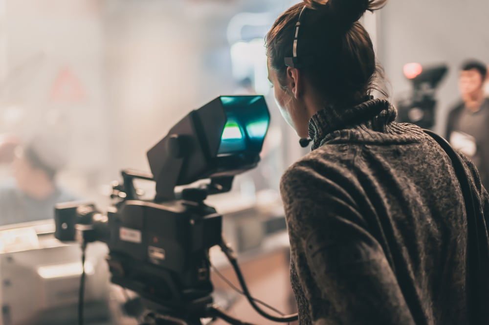 operador de camara en una producción audiovisual